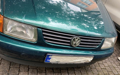 POL-HA: Frau wollte nicht geblitzt werden - Kennzeichen an VW Polo überklebt - Foto: presseportal.de
