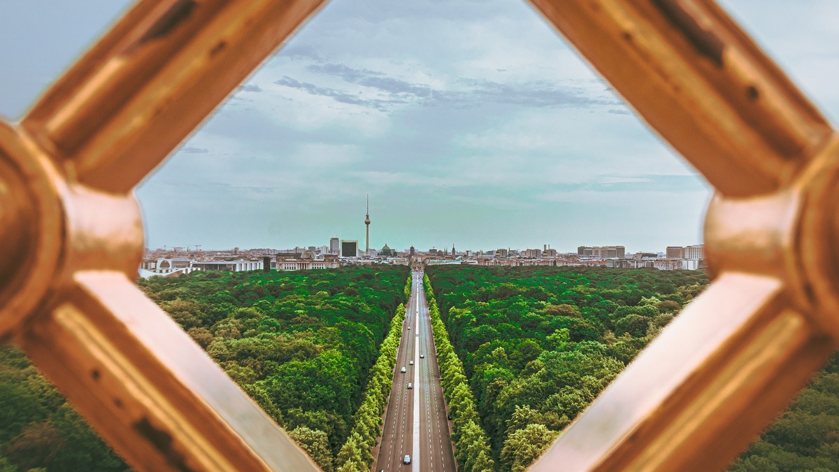 Berlin/Presse-Einladung / Diskutieren und spazieren Sie mit uns: Was Stadtgrün im Klimawandel braucht - Foto: presseportal.de