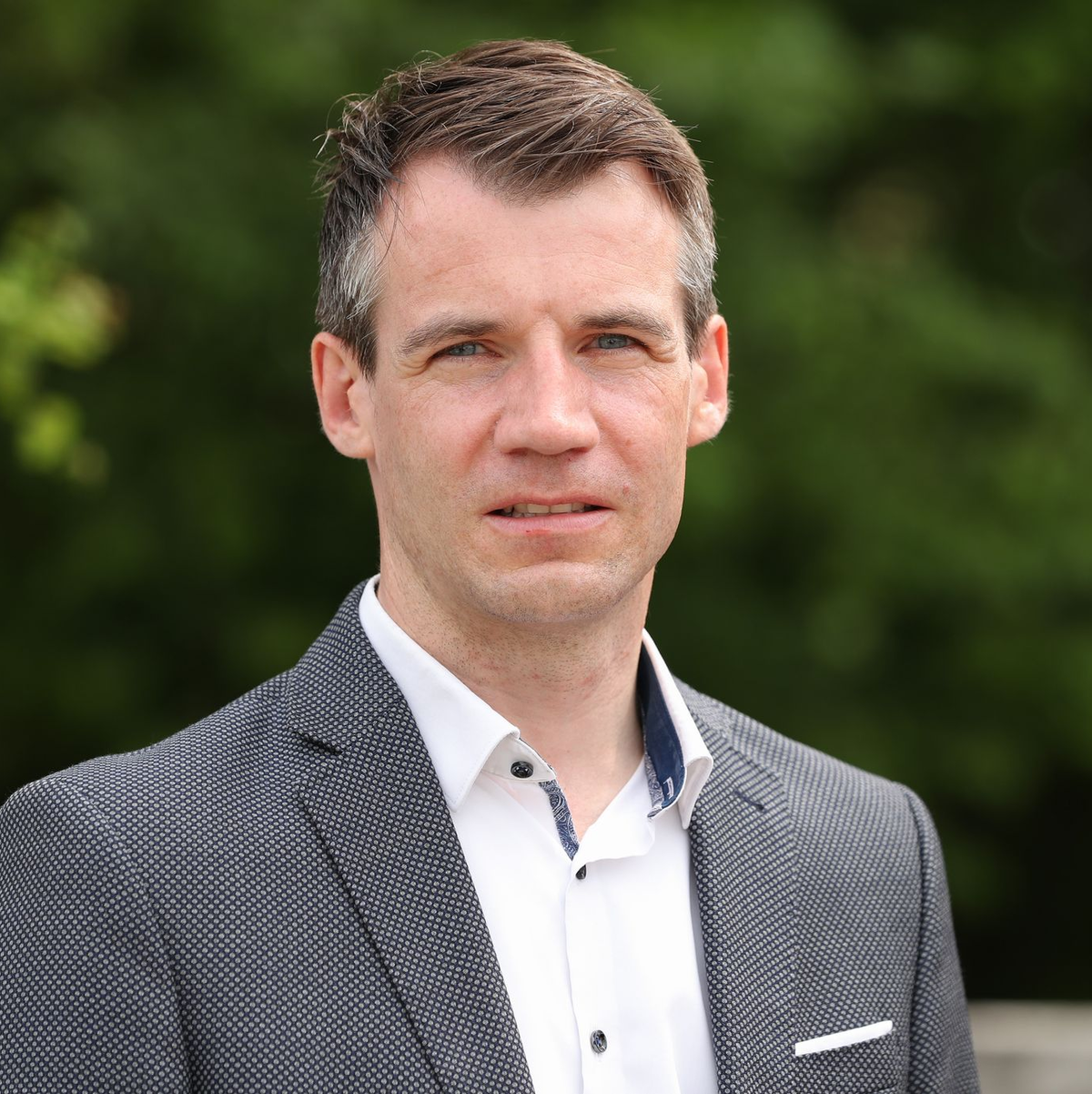 FN-Sportchef Dennis Peiler: Vom Video mit Schlägen auf Pferdebeine überrascht - Foto: Friso Gentsch/dpa