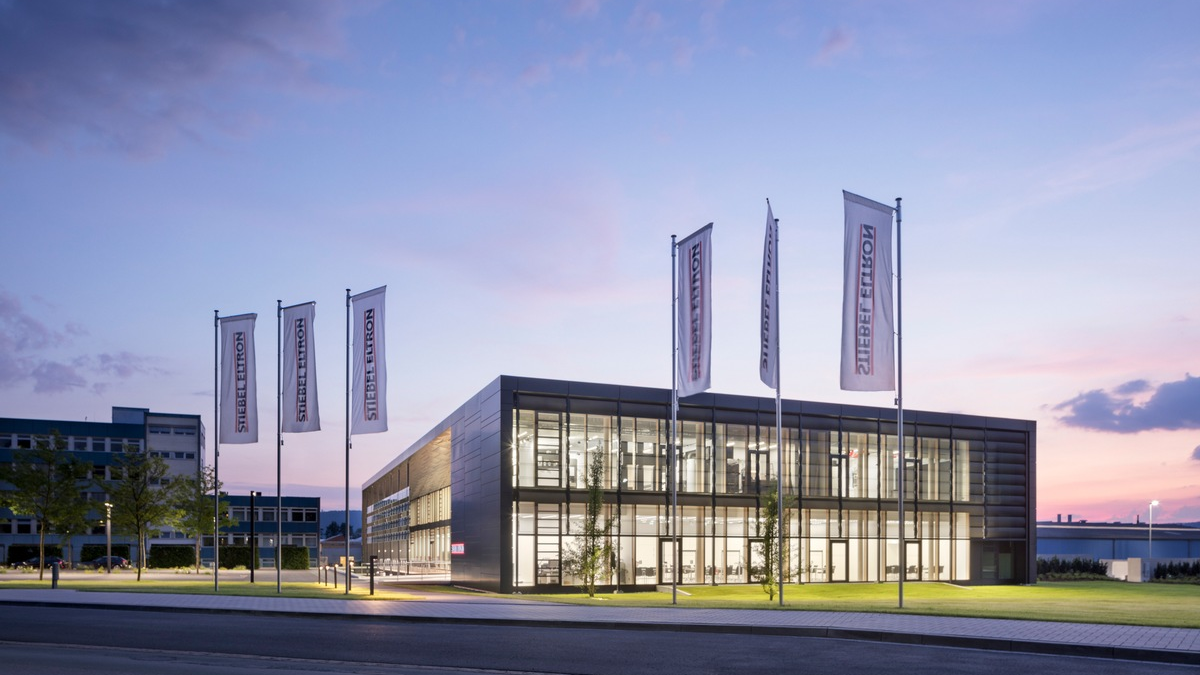 STIEBEL ELTRON als Deutschlands innovativstes Wärmetechnik-Unternehmen ausgezeichnet / Auszeichnung zum zweiten Mal in Folge - Foto: presseportal.de