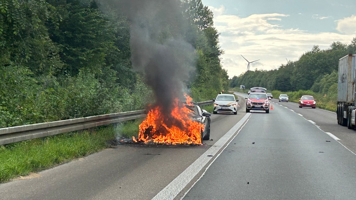 FF Goch: Einsatz von Löschdecken schont die Umwelt - Foto: presseportal.de