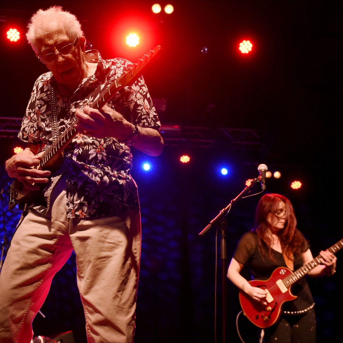 Das Spielen der Instrumente hatte sich John Mayall selbst beigebracht. - Foto: Antti Aimo-Koivisto/Lehtikuva/dpa