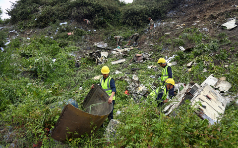 In Nepal gibt es wegen der gebirgigen Lage und der sich schnell ändernden Wetterverhältnisse, aber auch wegen Sicherheitsmängeln immer wieder Flugzeugunglücke. - Foto: Sujan Gurung/AP