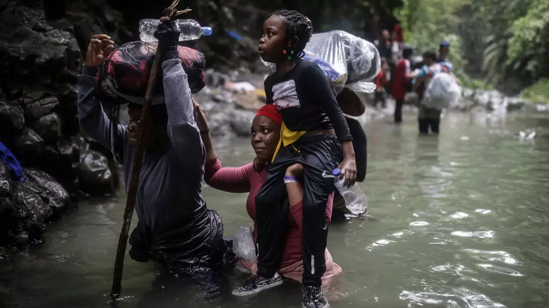 Mehr als 520.000 Menschen nutzten im vergangenen Jahr trotz aller Gefahren die Migrationsroute. (Archivbild) - Bild: Ivan Valencia/AP/dpa