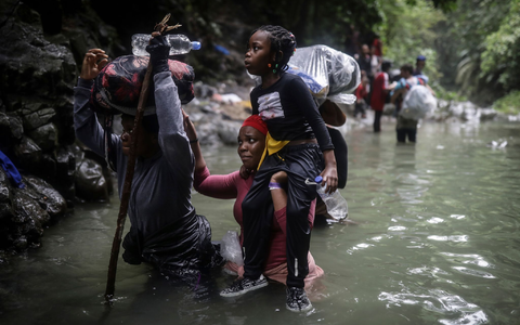 Mehr als 520.000 Menschen nutzten im vergangenen Jahr trotz aller Gefahren die Migrationsroute. (Archivbild) - Foto: Ivan Valencia/AP/dpa