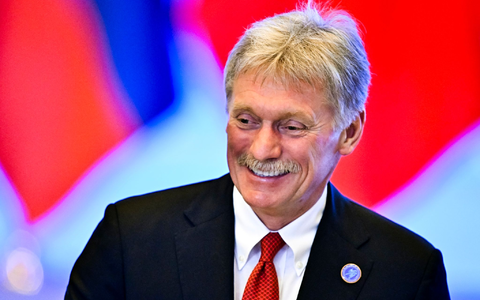 Kremlsprecher Peskow hat die Initiative aus Kiew zu möglichen Gesprächen kühl aufgenommen. (Archivbild) - Foto: Sergei Bobylev/Pool Sputnik Kremlin/AP/dpa