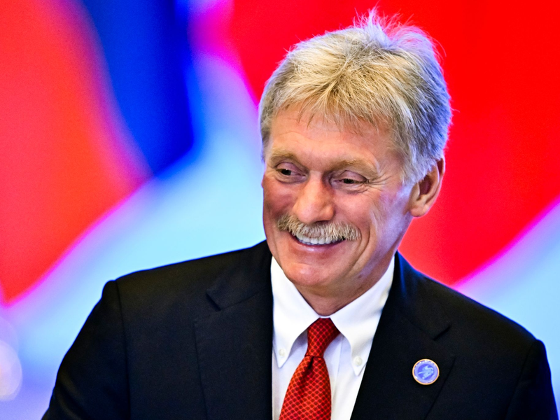 Kremlsprecher Peskow hat die Initiative aus Kiew zu möglichen GesprĂ€chen kĂŒhl aufgenommen. (Archivbild) - Foto: Sergei Bobylev/Pool Sputnik Kremlin/AP/dpa