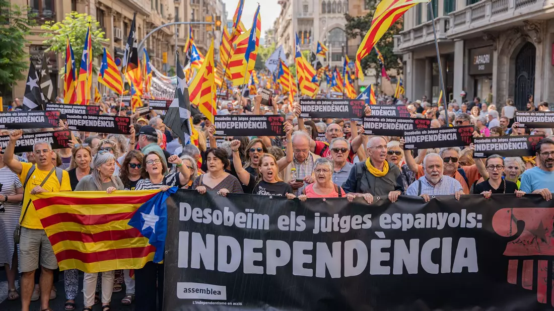 Der Katalonien-Konflikt schwelt in Spanien seit langem. (Archivbild) - Bild: Marc Asensio Clupes/ZUMA Press Wire/dpa