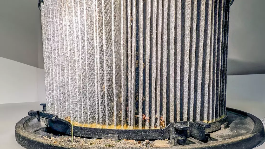 Klimaanlagen: Gesundheitsrisiko bei fehlender Wartung / Filter sollten mindestens einmal pro Jahr gewechselt werden / Klick-Sprays gegen schlechte Gerüche sind meist wirkungslos - Bild: presseportal.de