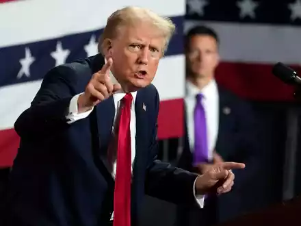 Ex-Präsident Donald Trump macht sich die Forderungen der Bitcoin-Community zueigen. - Foto: Alex Brandon/AP/dpa