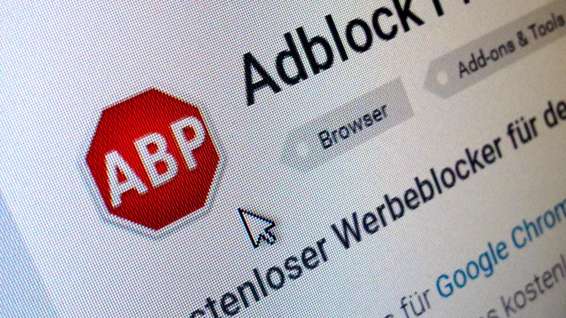 Der BGH prüft die Zukässigkeit von Werbeblockern. (Archivbild) - Bild: Stephan Jansen/dpa