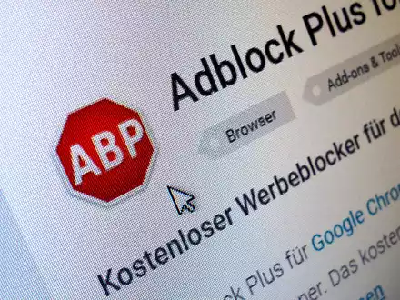 Der BGH prüft die Zukässigkeit von Werbeblockern. (Archivbild) - Foto: Stephan Jansen/dpa