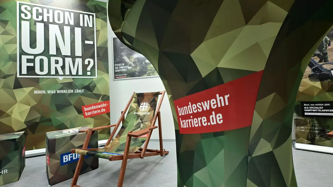 Nachwuchswerbung: Karrierecenter der Bundeswehr (Archivbild) - Bild: Martin Schutt/dpa