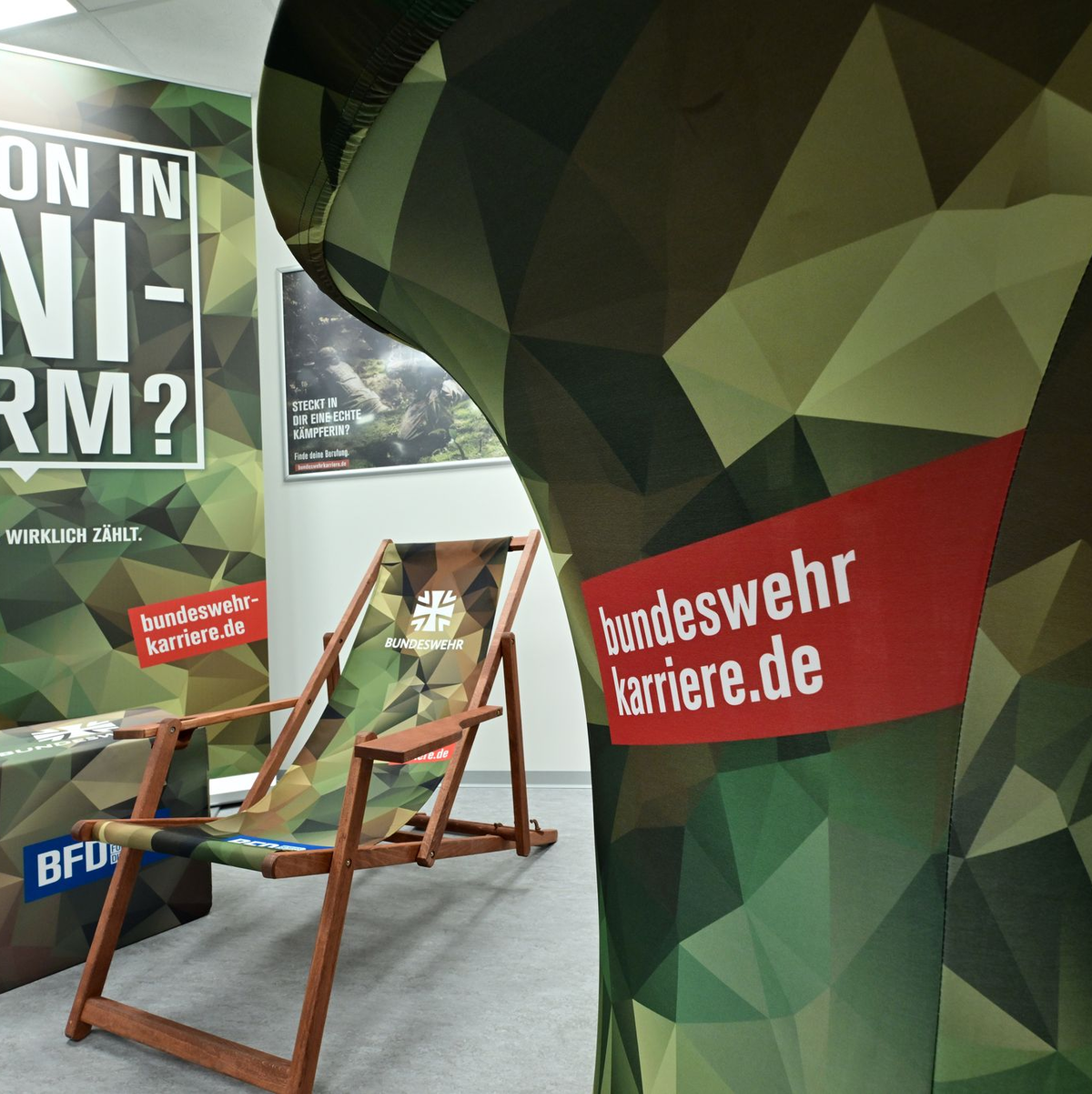 Nachwuchswerbung: Karrierecenter der Bundeswehr (Archivbild) - Foto: Martin Schutt/dpa