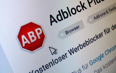 Verlage wie Axel Springer sehen in Werbeblockern wie ABP von Eyeo eine Gefährung der Finanzierung eines unabhängigen Journalismus. - Foto: picture alliance / Stephan Jansen/dpa
