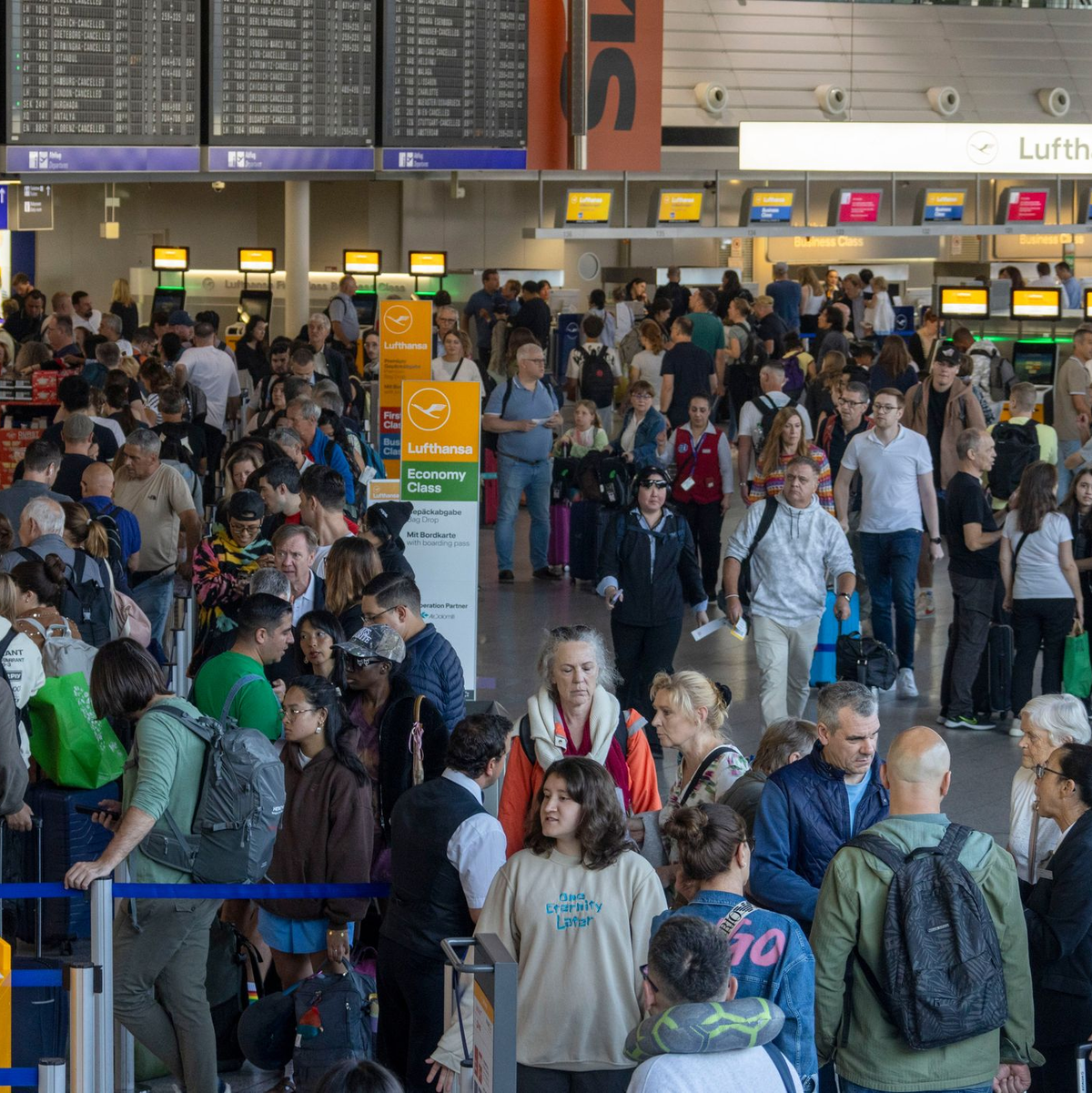 Zahlreiche Flüge wurden wegen der Störaktion am Morgen annulliert. - Foto: Helmut Fricke/dpa