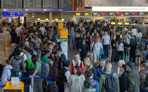 Zahlreiche Flüge wurden wegen der Störaktion am Morgen annulliert. - Foto: Helmut Fricke/dpa