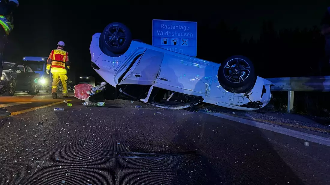 FW-OLL: Verkehrsunfall auf der A1 - Fahrzeuge kollidieren im Baustellenbereich - Bild: presseportal.de
