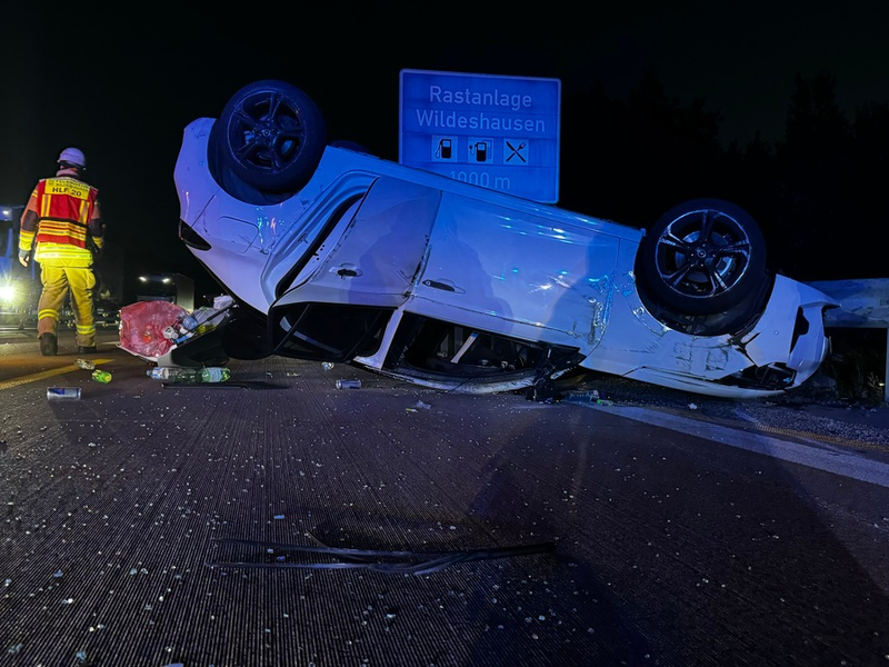 FW-OLL: Verkehrsunfall auf der A1 - Fahrzeuge kollidieren im Baustellenbereich - Foto: presseportal.de