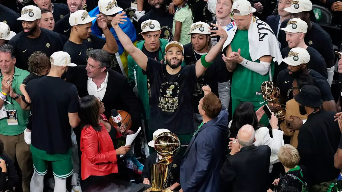 Der amtierende NBA-Meister Boston Celtics. - Bild: Michael Dwyer/AP