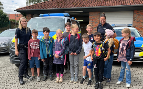 POL-NI: Für einen Tag Kinderkommissar / Ferienkiste bei der Polizei Hoya - Foto: presseportal.de