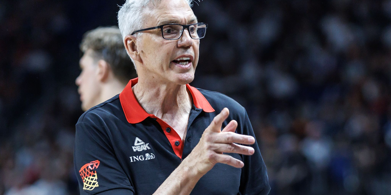 Ex-Nationaltrainer Gordon Herbert führte die deutschen Basketballer 2023 zum WM-Titel. (Archivbild) - Foto: Andreas Gora/dpa