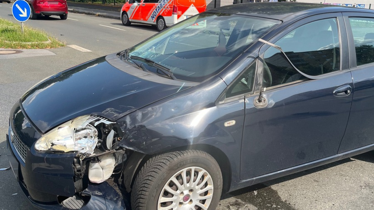 POL-DU: Rheinhausen: Schwerverletzter Motorradfahrer nach Verkehrsunfall - Foto: presseportal.de