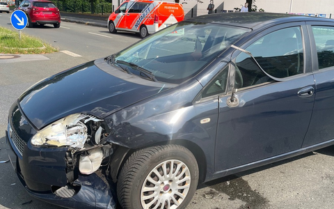 POL-DU: Rheinhausen: Schwerverletzter Motorradfahrer nach Verkehrsunfall - Foto: presseportal.de