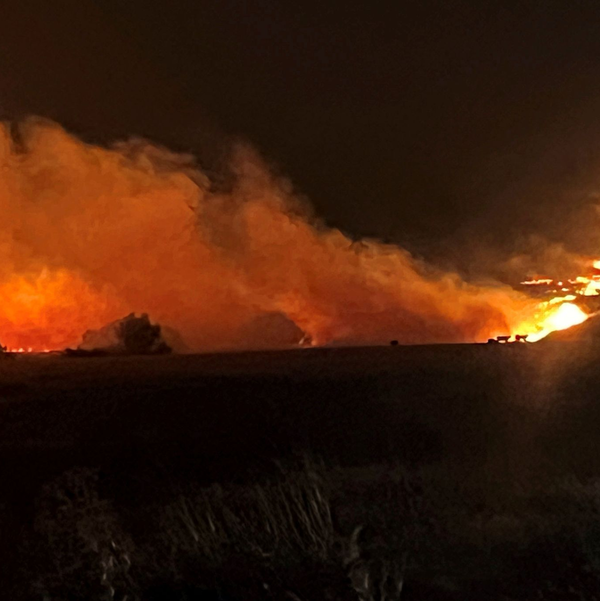 In den USA ist besonders der Bundesstaat Oregon betroffen, in Kanada musste ein Nationalpark evakuiert werden. - Foto: ---/Oregon Department of Transportation/AP/dpa