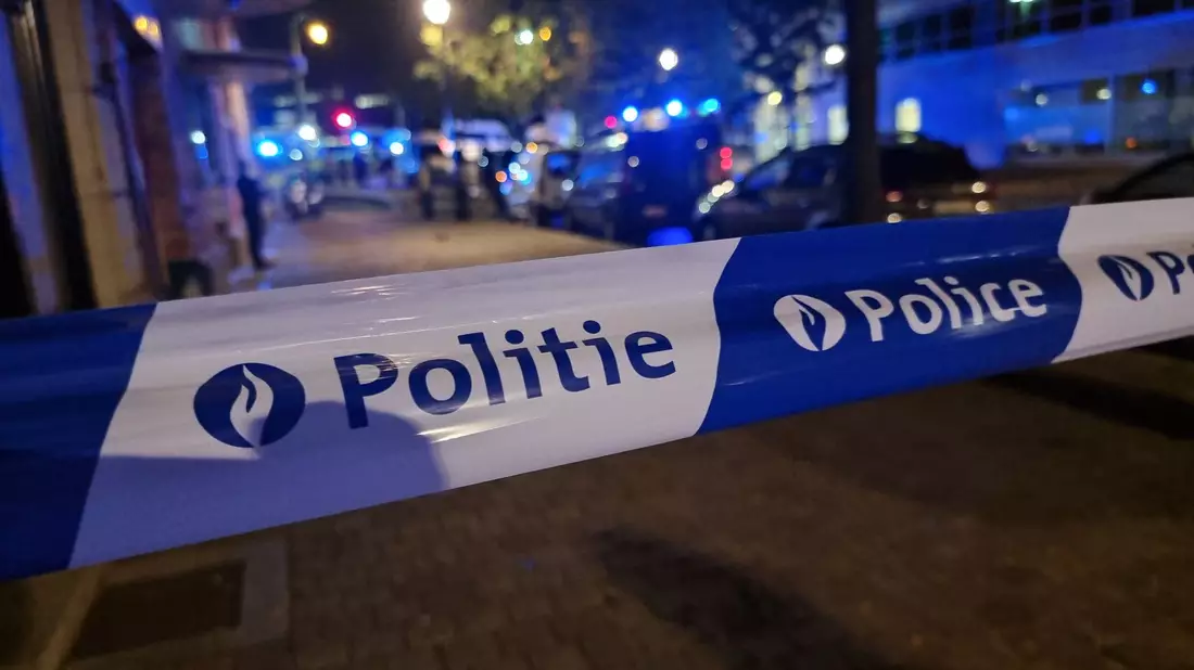Terrorverdacht: Die Polizei hat in Belgien an mehreren Orten Gebäude durchsucht. (Archivbild) - Bild: Hatim Kaghat/belga/dpa
