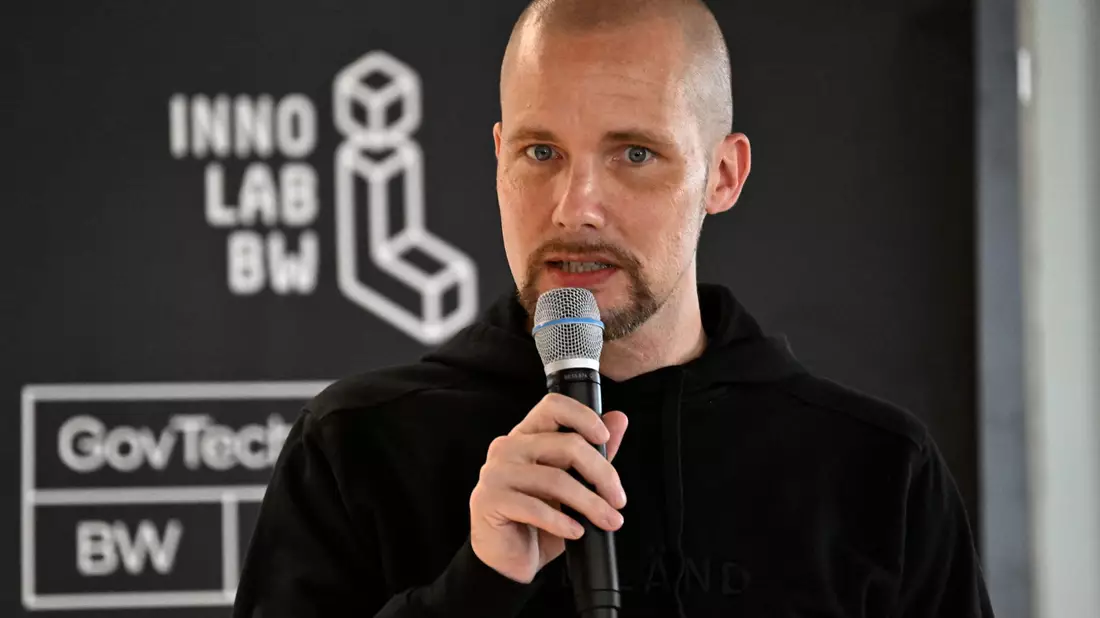 Jonas Andrulis ist Gründer und CEO von Aleph Alpha. - Bild: Bernd Weißbrod/dpa
