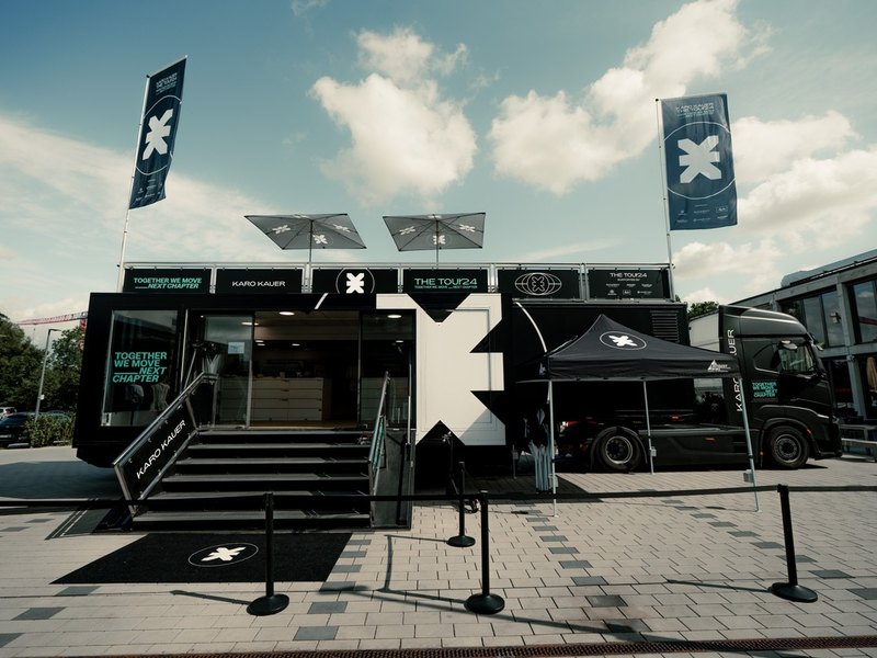 15 Städte, 2 Trucks, ein Fashion-Highlight - KARO KAUER LABEL auf THE TOUR 24 - Foto: presseportal.de