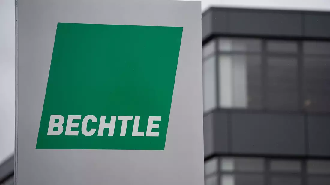 Bechtle liefert iPhones und iPads im Wert von bis zu 770 Millionen Euro für die Bundesverwaltung. (Archivbild) - Bild: Sebastian Gollnow/dpa