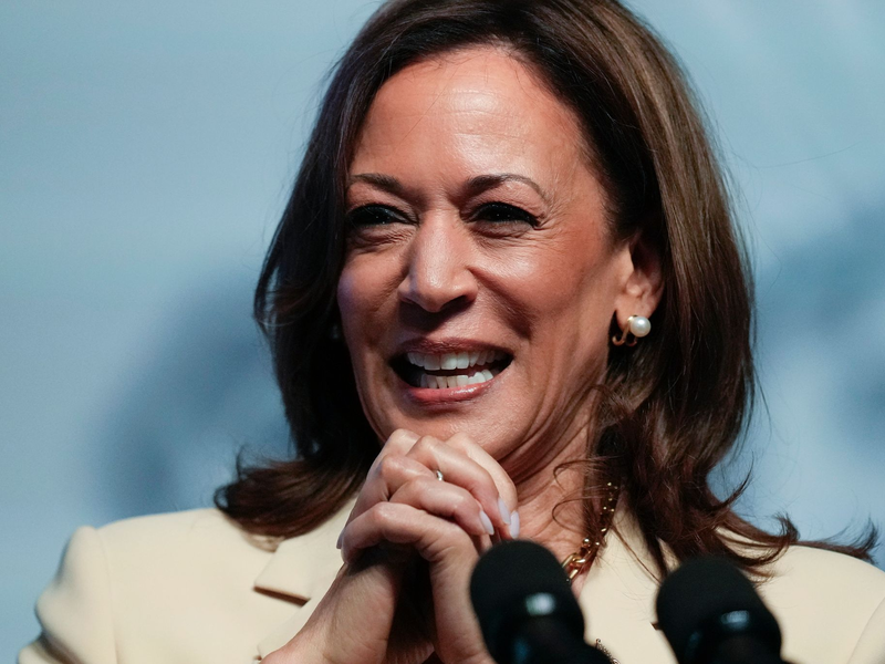 Kamala Harris wirbt mit dem Schlagwort «Freiheit» für sich. (Archivbild) - Foto: Darron Cummings/AP