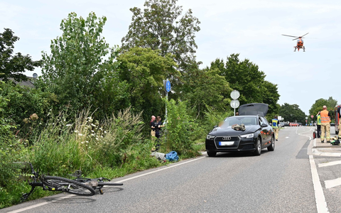 FW Pulheim: Radfahrer frontal von PKW erfasst - Rettungshubschrauber im Einsatz - Foto: presseportal.de