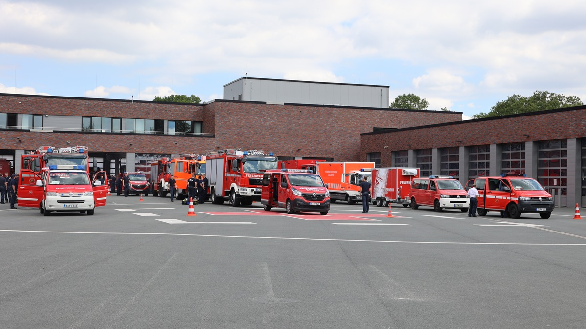 FW-E: Großübung der Feuerwehren Mülheim an der Ruhr, Essen und Oberhausen - Foto: presseportal.de