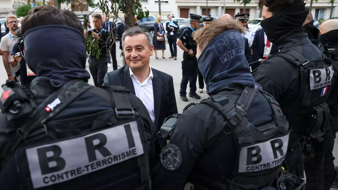 Frankreichs geschäftsführender Innenminister Darmanin hofft, dass der Sport nach der Eröffnung stärker in den Fokus rückt als die Sicherheit. - Bild: Aurelien Morissard/AP/dpa