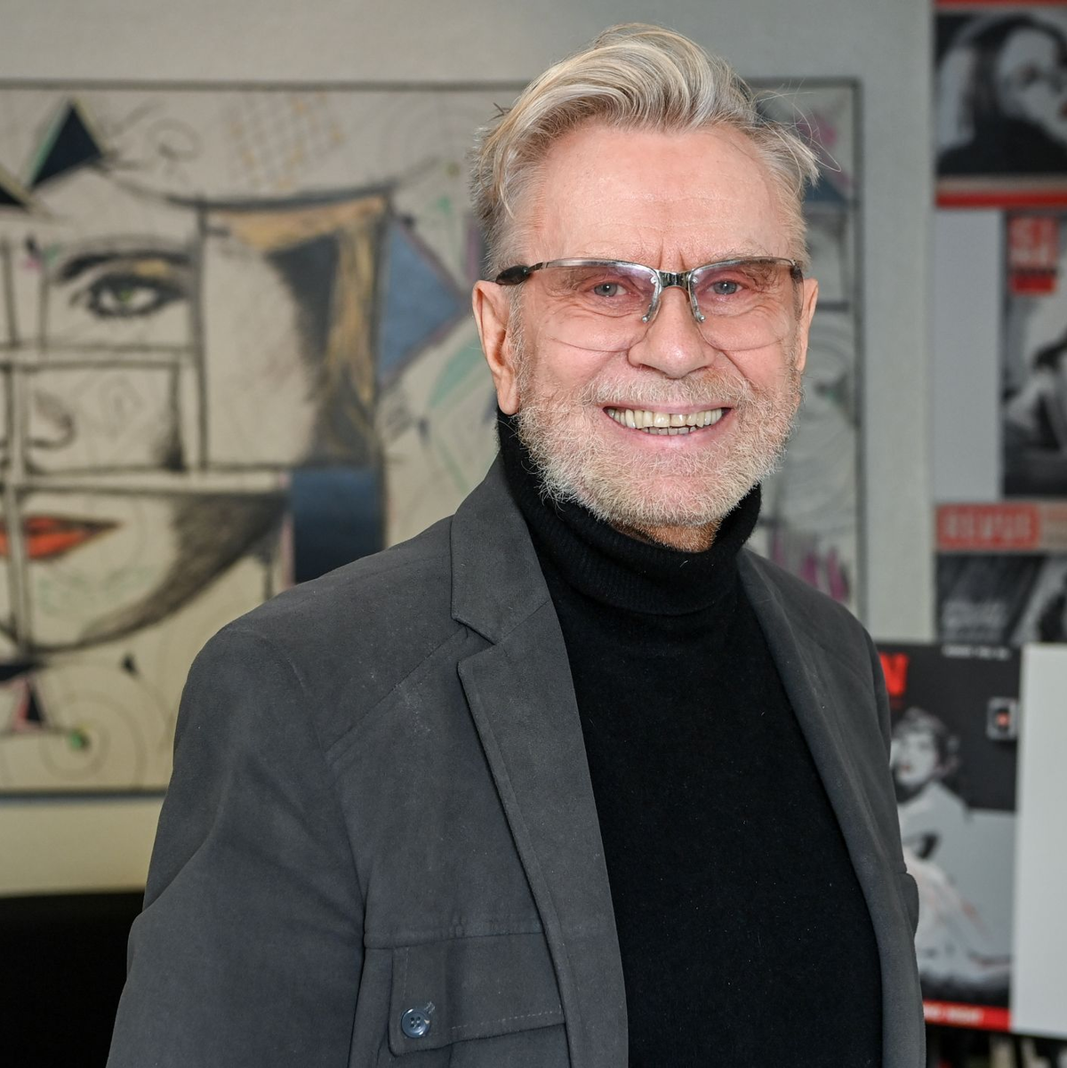 Visagist Koch stellt Lippenstifte aus. (Archivbild) - Foto: Jens Kalaene/dpa-Zentralbild/dpa