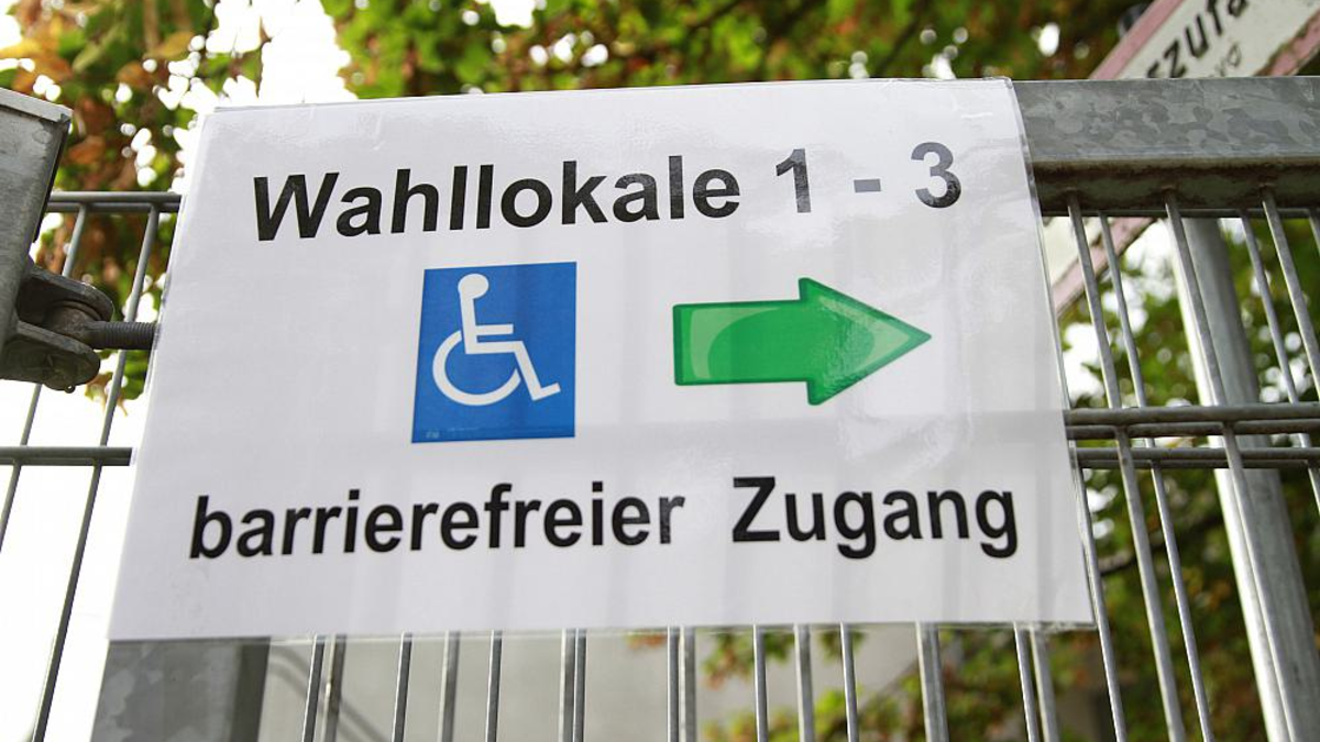 Hinweis auf Wahllokal (Symbolbild) - Foto: über dts Nachrichtenagentur