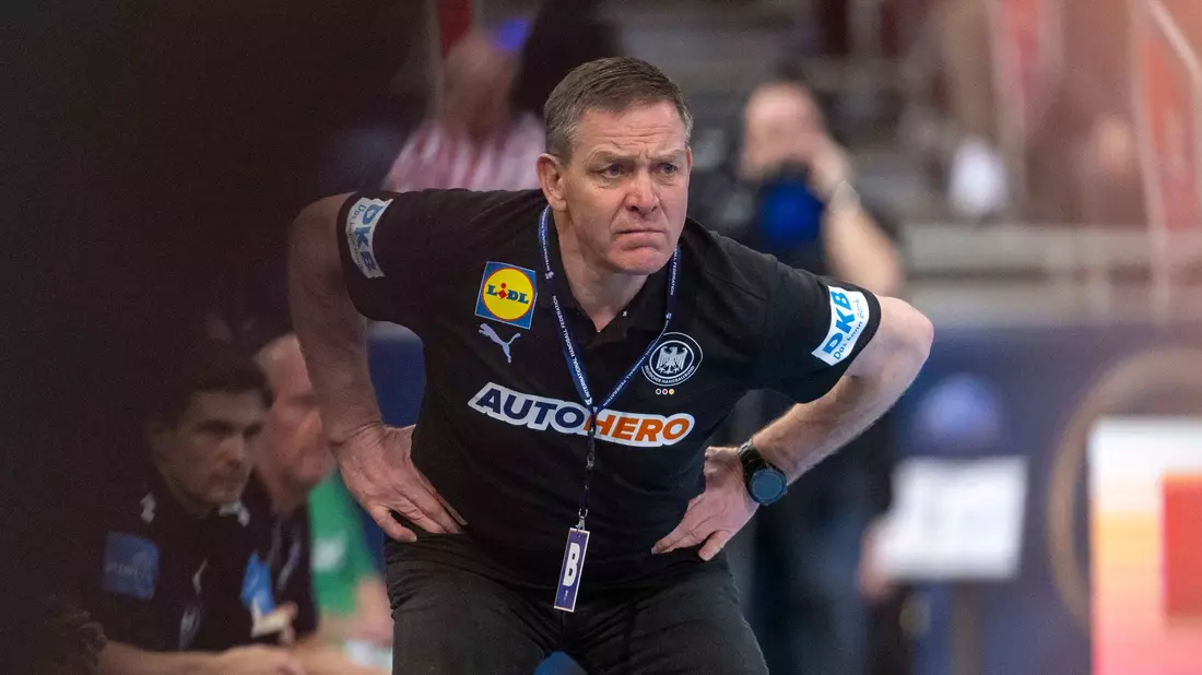 Handball-Bundestrainer Alfred Gislason will sich bei Schweden für die EM-Niederlage revanchieren. - Bild: David Inderlied/dpa