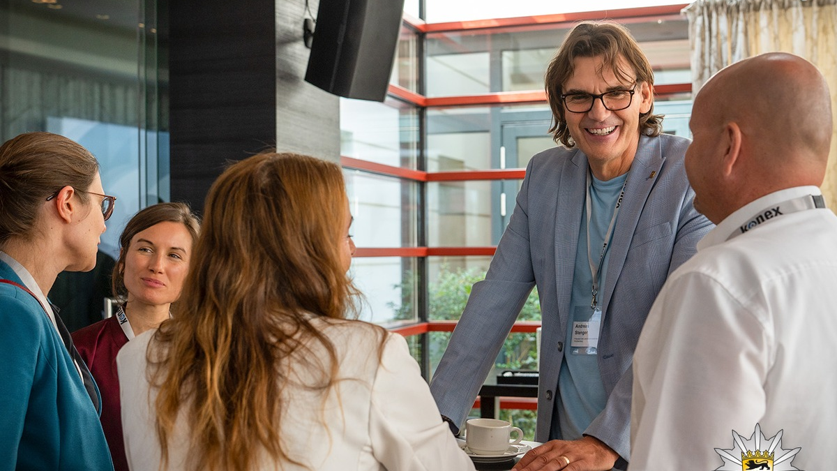LKA-BW: Staatliche Ausstiegsarbeit im internationalen Kontext - das Kompetenzzentrum gegen Extremismus in BW initiiert internationalen Austausch mit führenden Experten und Wissenschaftlern auf höchstem Niveau - Foto: presseportal.de