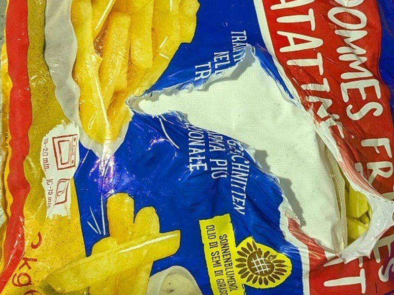 HZA-DU: Zollhund Faxe entdeckt Rauschgift zwischen Tiefkühlpommes / Gemeinsame Pressemitteilung der Staatsanwaltschaft Kleve und des Hauptzollamts Duisburg - Foto: presseportal.de