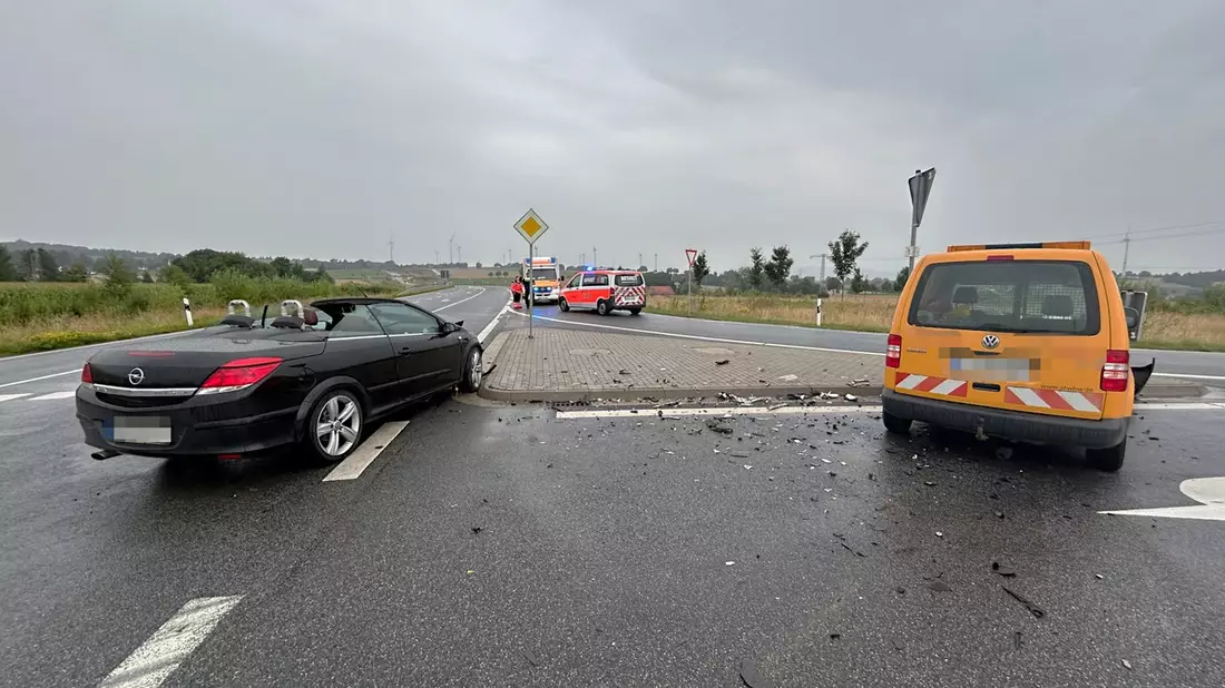 POL-HM: Verkehrsunfall mit zwei Verletzten auf der Bundesstraße 1 bei Coppenbrügge - Bild: presseportal.de