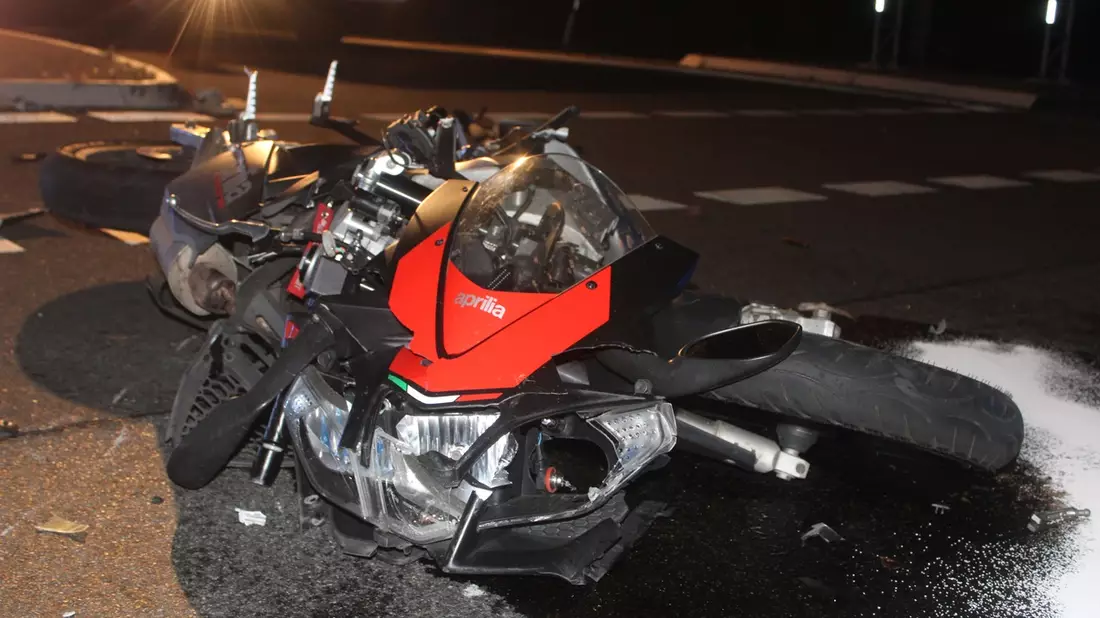 POL-DN: Frontalzusammenstoß auf der B56: Zwei Personen verletzt - Bild: presseportal.de