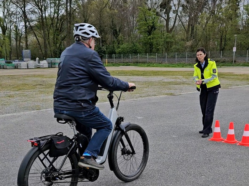 POL-DN: Fit und sicher auf dem E-Bike - jetzt noch einen der letzten Plätze sichern! - Foto: presseportal.de