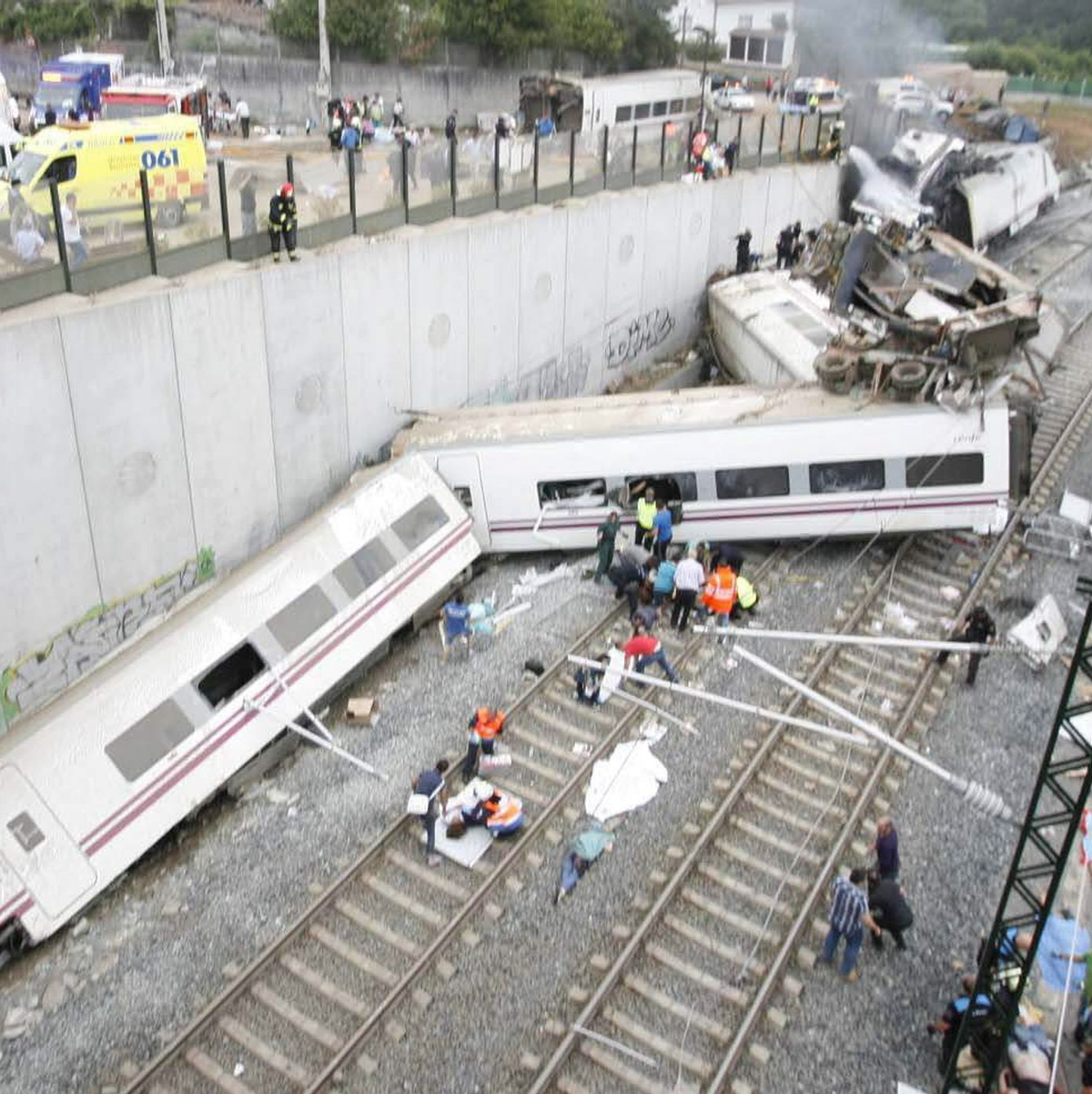 Der Unglückszug fuhr mit 192 Stundenkilometern in eine Kurve, in der nur Tempo 80 zugelassen war.  (Archivfoto) - Foto: picture alliance / Oscar Corral/EFE/dpa