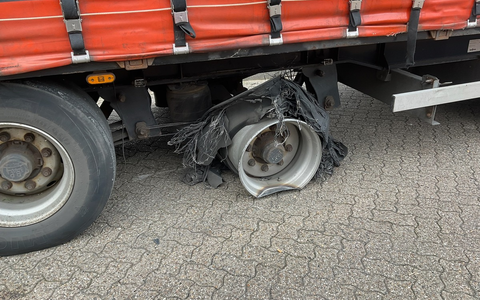 FW Alpen: Gemeldeter Lkw-Brand auf der Autobahn 57 in Alpen - Foto: presseportal.de
