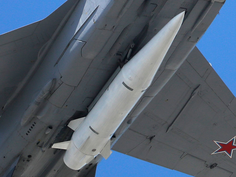 Russland soll bei der Attacke auf das ukrainische Energieversorgungsnetz neben Marschflugkörpern auch Kinschal-Raketen eingesetzt haben (Archivbild) - Foto: Pavel Golovkin/AP/dpa