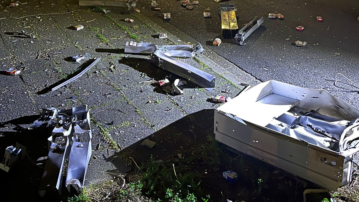 POL-NE: Zigarettenautomat gesprengt - Foto: presseportal.de