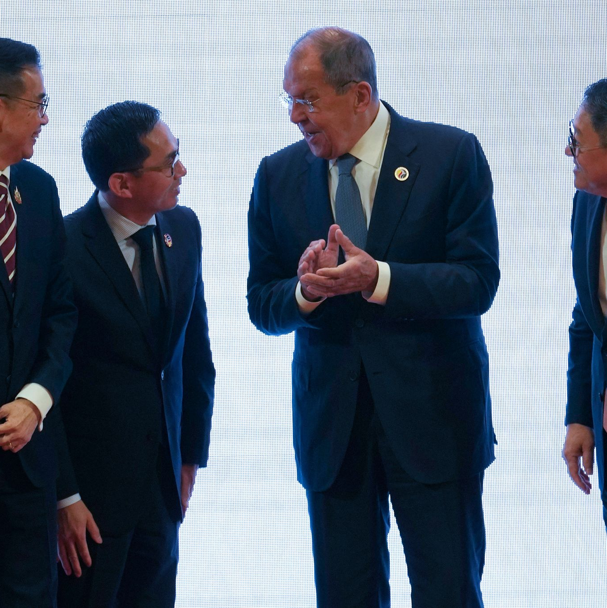 Der russische Außenminister Sergej Lawrow warnte in Laos vor einer «eskalierenden Konfrontation» in Südostasien. - Foto: Sakchai Lalit/AP